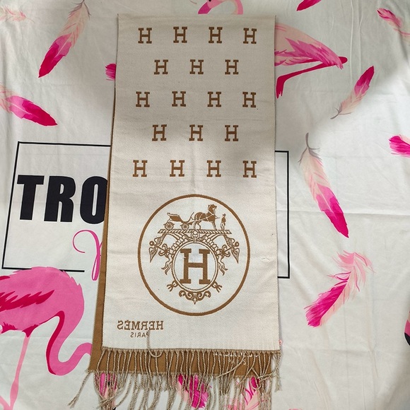 Hermès Cashmere And Silk Blend Long Scarf - Picture 3 of 5